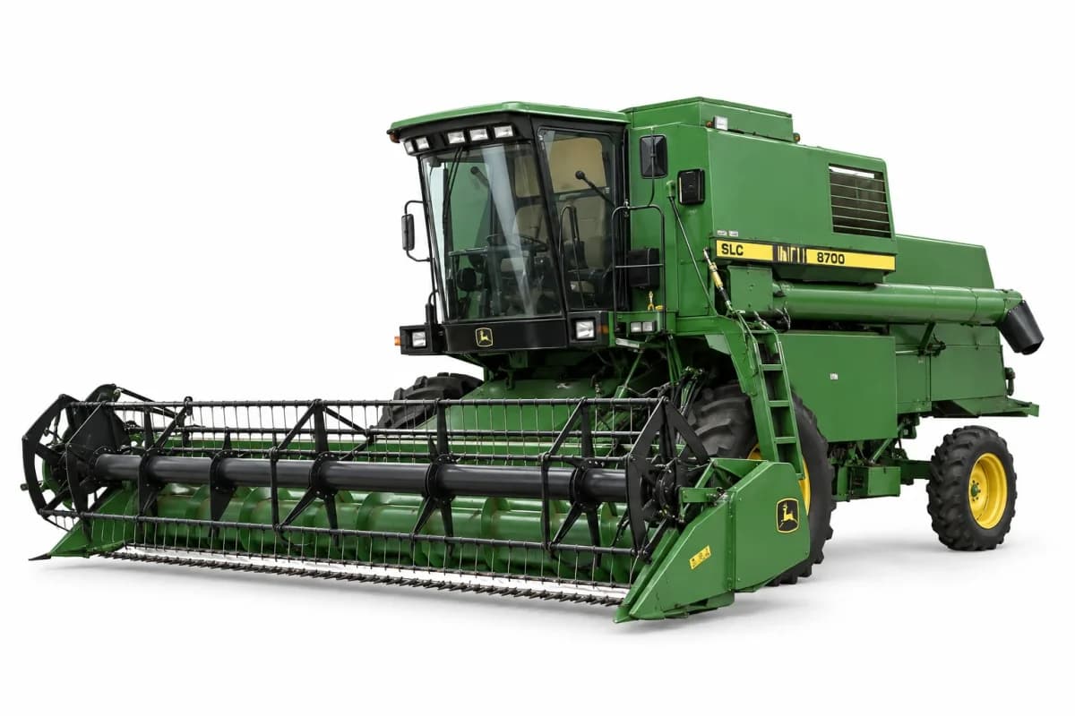 Colheitadeira SLC / John Deere 8700